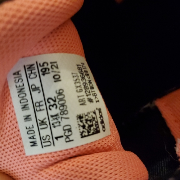 Kids Addias athletic sneakers size 1 - Picture 3 of 4